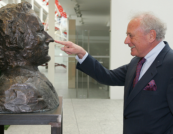 Prof. Dr. H. c. mult. Reinhold Würth with his portrait by Alfred Hrdlicka, s.d.